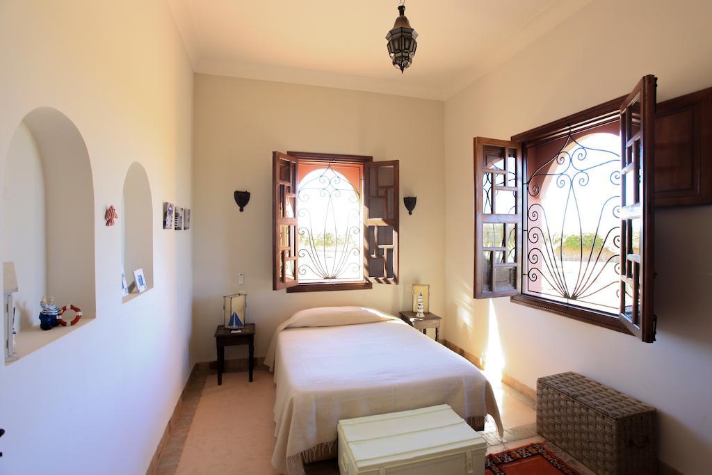 Riad Couleur Sable Sidi Abdallah Ghiat Room photo